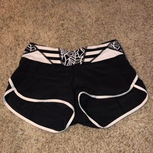 Lululemon Speed Up Shorts 2.5” Size 4